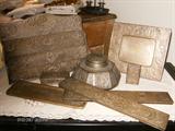 TIFFANY STUDION DEST SET & HORIZONTAL (RARE) PICTURE FRAME