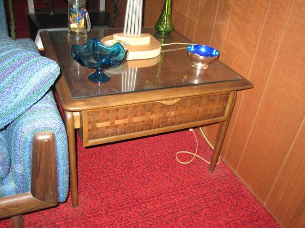 Outstanding Mid Century Modern Lamp Table