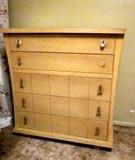Mid-Century 5-drawer dresser (missing 1 pull)