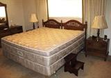 Simmons Beautyrest exceptional Verona Ultra Plush Summit King-Size pillow Mattress & Box Spring.  Excellent Condition - Like New