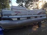 2002 Tracker pontoon boat 21'
