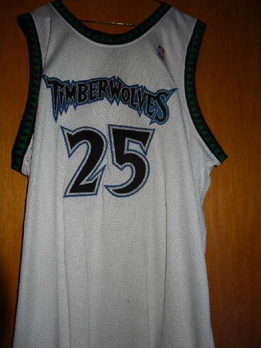 Al Jackson Timberwolves jersey, signed. (This item is not from Sid Hartman)