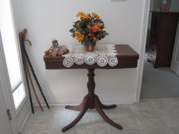 Lovely Duncan Phyfe Entry Way Table
