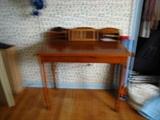 nice small ladies writing desk