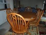 oak dining table w/2 leaves & 6 chairs