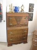Chest That Matches Antique Bedroom Suite
