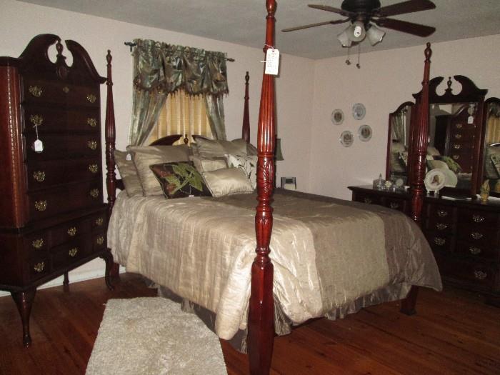 Webb Mahogany Queen bedroom suite