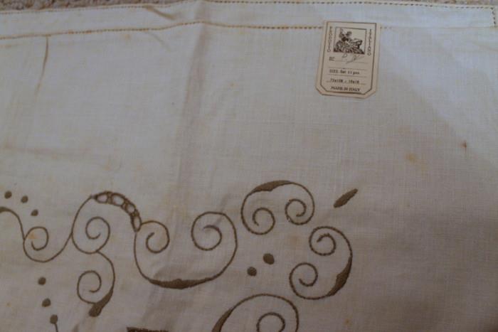 Linen Tablecloth and Napkin Set from Italy, Lots of other Tablecloths too
