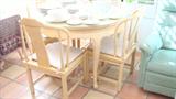 Henredon Kitchen Table and 4 Chairs