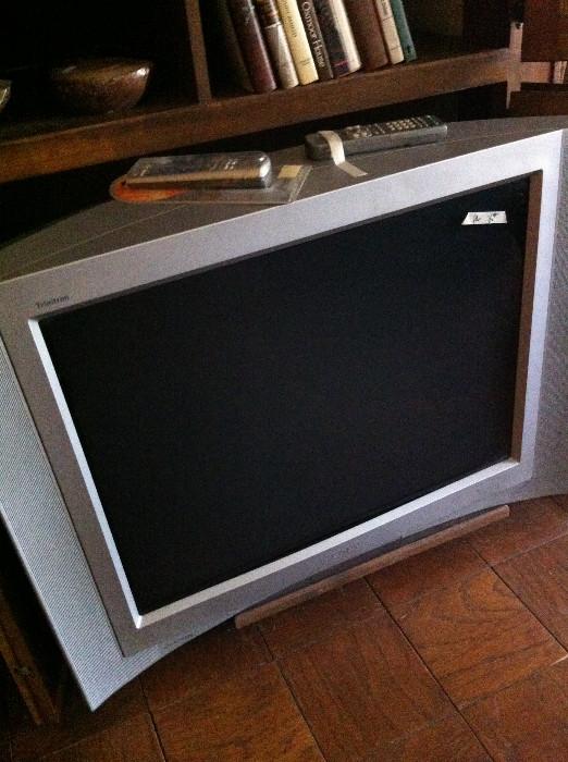                                            Trinitron  TV