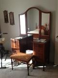 lovely dressing table