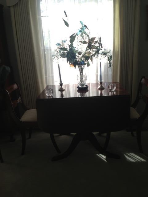 duncan phyfe dining table and chairs