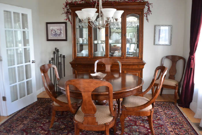 Thomasville dining room table, chairs and china cabinet (minus china)