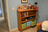 Short oak bookshelf unit