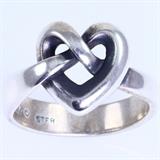 Estate James Avery sterling silver heart ring: size 5, 4.7 gms