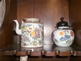 ANTIQUE CHINESE FAMILLE ROSE TEAPOT
