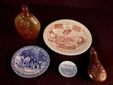 85 - 5 pieces, gun powder holders, whiskey Flask with Robert E. Lee and Jefferson Davis, flow blue plate of Beauvoir House, Staffordshire saucer and Jefferson Davis shrine plate.