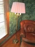 THREE LIGHTS CENTERING A TORCH / POLE ON-OFF SWITCH
STIFFEL FLOOR LAMP
