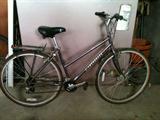 Diamondback Crestview ladies steel hybrid bicycle