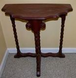 GREAT LITTLE SIDE TABLE