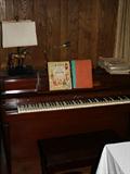 Spinnet Piano