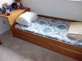 Trundle bed