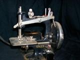 Vintage Singer electric Sewing Machine 