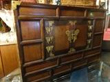 19TH CENTURY KOREAN CHEST WITH BUTTERFLY HINGES AND CENTER MEDALLION