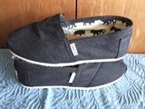 TOMS IN CHARCOAL GREY