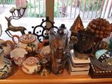 LOTS OF COLLECTIBLE NIK NAKS & HOME DECOR