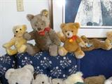 4 Steiff Bears