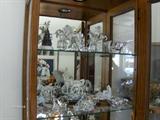 Figurines & collectible pcs. from Waterford, Lalique, Swarovski, Orrefors, Hallmark & more.