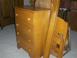 4 Pc. Maple Bedroom set w/Single Bed (no m&s)
