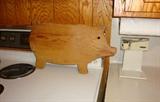 VINTAGE PIG CUTTING BOARD - "OINK OINK"