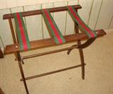VINTAGE LUGGAGE STAND