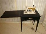 SEWING MACHINE WITH CABINET