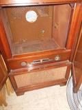 Mahogany Vintage Tv Cabinet.GE.Great Ideas for empty cabinet,Bar, Radio Cabinet, storage..