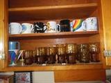 Mugs.Mid Century Amber Daisy Glass Ware