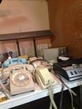 AHHH some vintage Rotary Phones :)