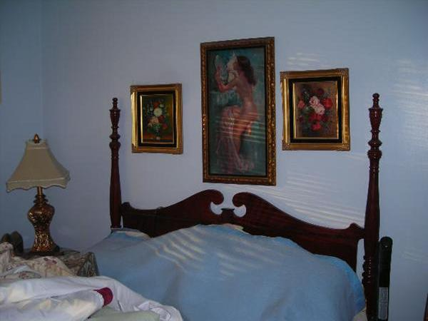 THIS IS AN OLD 4 POSTER BED.