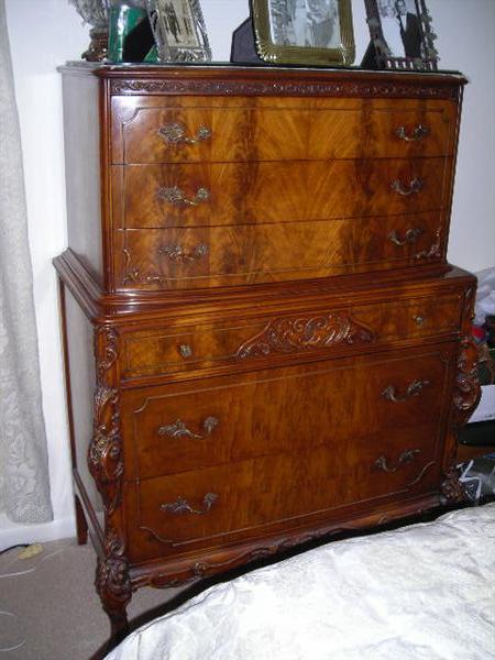 THE BOTTOM DRAWER IN THIS GREAT PIECE IS A CEDAR CHEST!