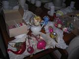 Really nice old ornaments! Notice the tree topper with the owl!