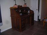 nice oak roll top desk!