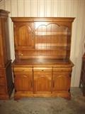 Maple 2 Piece Hutch