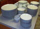 Harmony House Moderne China - 16 Place Settings
