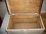 RARE SMALL TRUNK   CHILD'S OR SALESMAN SAMPLE
