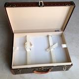 Details, Louis Vuitton luggage