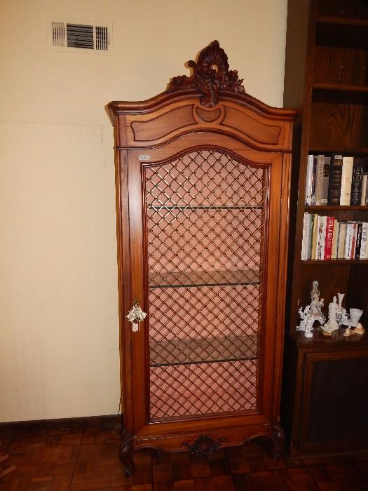 French walnut armoire with rosewood hand-carved with acanthus leaves & scrolls