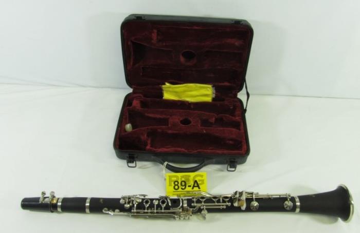 Lot#:	89a
Description:	Brand New Hawk Matte Black Bb Clarinet w/ Case
Beautiful brand new matte black finish Bb Clarinet made by Hawk. This single-reed, woodwind instrument is great for the student or casual player. It features a modern style ligature for a warmer, richer quality tone, padded adjustable thumb rest for added comfort and durable nickel-plated keys. Etched Serial No. H0029 and marked “Hawk” in gold tone script writing. This clarinet comes apart into 5 pieces; the mouthpiece, barrel joint, upper joint, lower joint, and bell. Comes in original hard metallic green carrying case, lined in burgundy velvet. It is in superb brand new condition and has never been played; only unwrapped to put it together and present it in pictures! Measures approx 26.5” tall
Tag words: band, orchestra, clarinetist, clarinetist, aerophone 
Look throughout the auction for other musical instruments!
