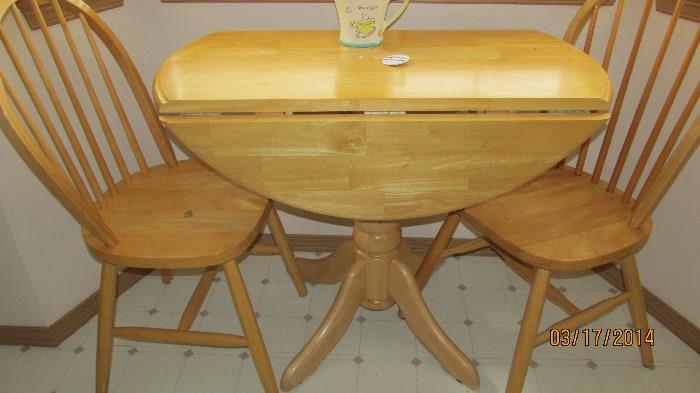 OAK DINING TABLE W/2 CHAIRS